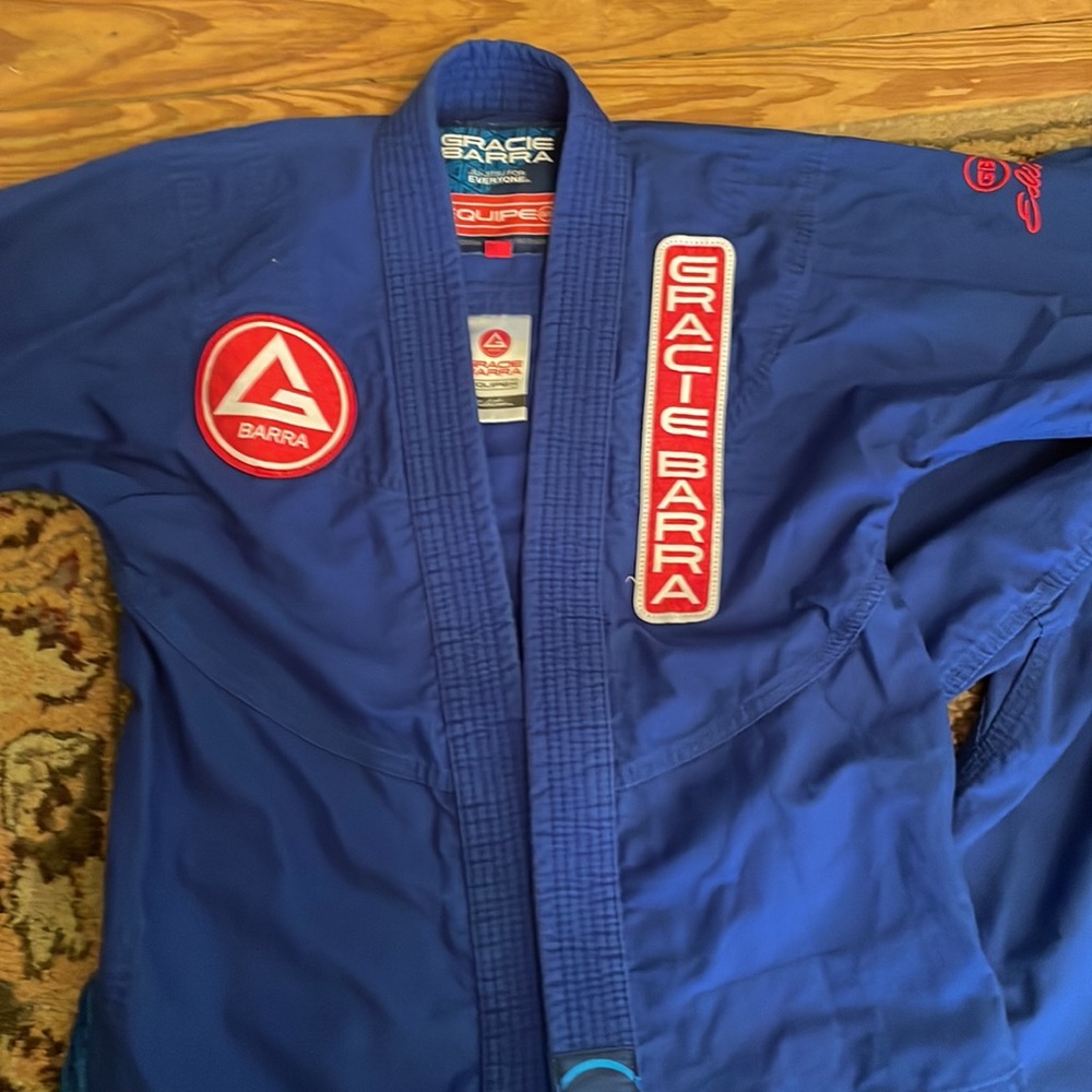 Gracie Barra Y4 blue Gi